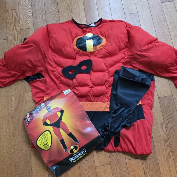 Mr. Incredible Adult Halloween Costume - Picture 2 of 3
